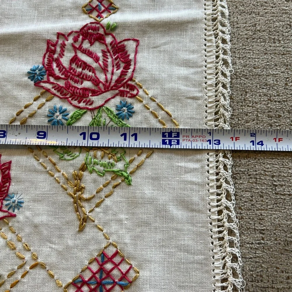 Vintage Hand Embroidered Rose Table Runner White Lace‎ Trim Floral 13x35